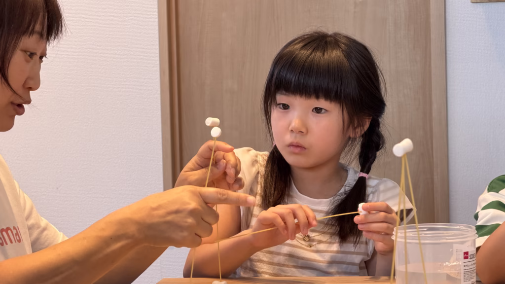 どうすれば倒れないか、手を動かしながら考えます